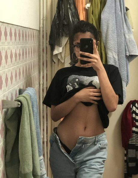 Nacktes geleaktes OnlyFans-Foto von Cleoisaway