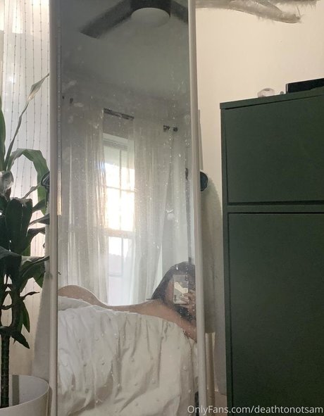 Thisbicthdied OnlyFans