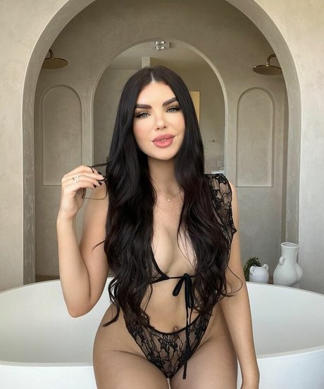 Nicole Thorne