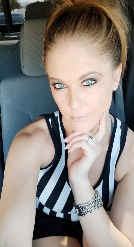 Las Vegas Hotwife