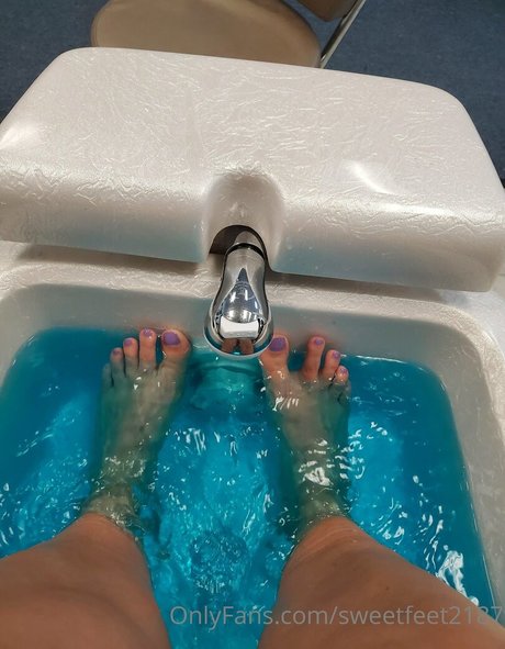 Nacktes geleaktes OnlyFans-Foto von Sweetfeet2187