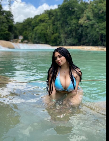 Foto nua vazada do OnlyFans de Loveusina
