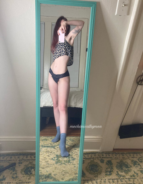 Alasti lekkinud OnlyFans-i pilt Mechanicalhymen