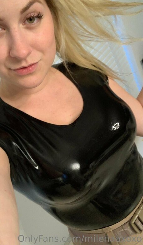 Naken lekkede OnlyFans-bilde av Milenaaxoxo