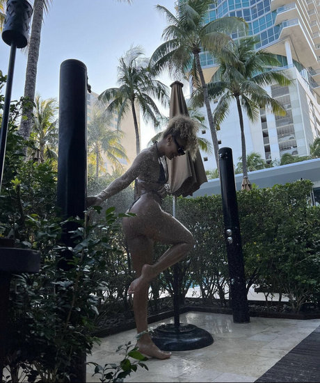 Jasmine Sanders OnlyFansリークヌード写真