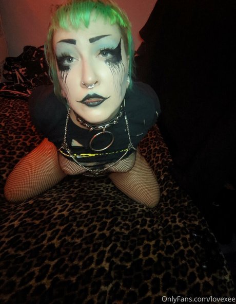 Naken lekkede OnlyFans-bilde av Lovexee