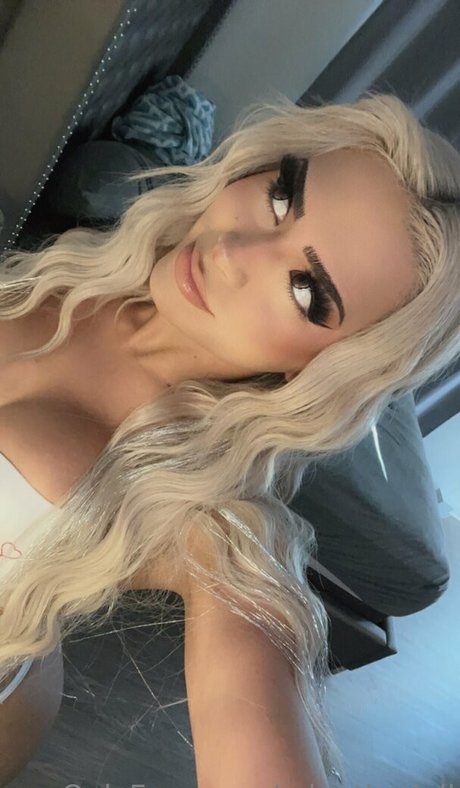 Foto di nudo di fuga di OnlyFans di Edenthedoll
