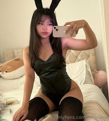 Nahá fotka uniklých OnlyFans od Ashlyne