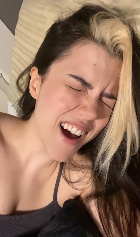 Alaston vuotanut OnlyFans-kuva Violet Orlandi
