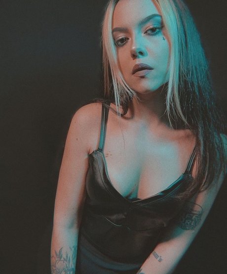 Violet Orlandi OnlyFans 유출 누드 사진