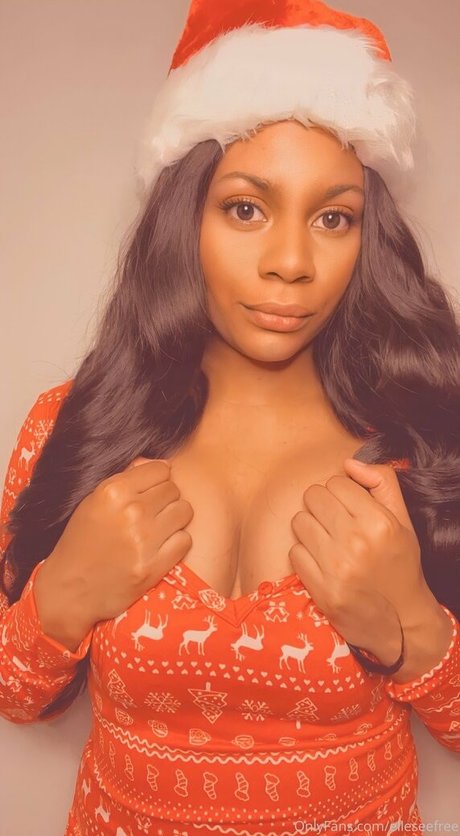 Elleseefree  nude leaked OnlyFans photo