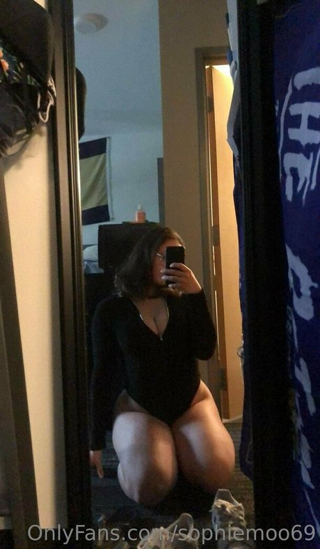 Alasti lekkinud OnlyFans-i pilt Sophiemoo69