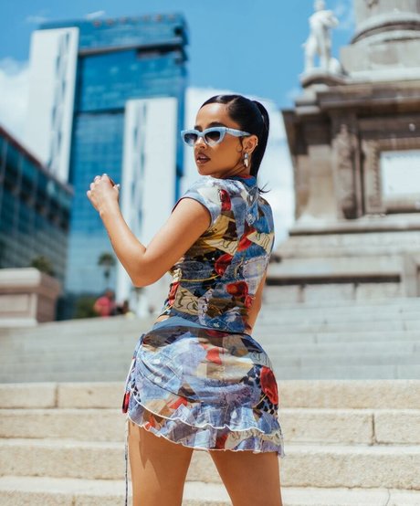 Naken lekkede OnlyFans-bilde av Becky G