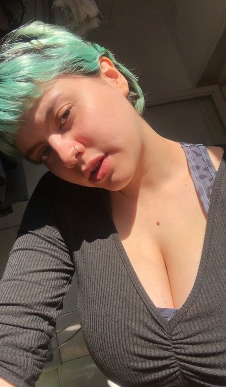 Naken lekkede OnlyFans-bilde av Moonvvenus