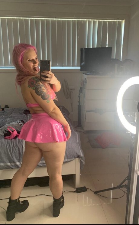 Shazza Mckenzie