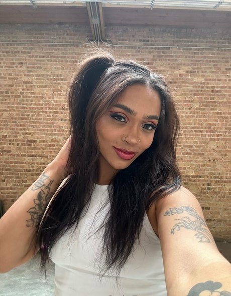 Nahá fotka uniklých OnlyFans od Berave