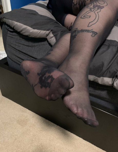 Hernylonfeetfree