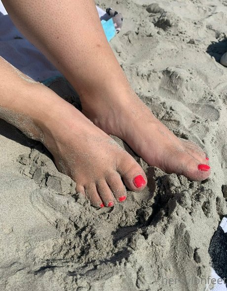 Hernylonfeetfree