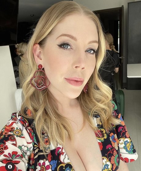 Nahá fotka uniklých OnlyFans od Katherine Ryan