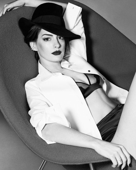 Anne Hathaway
