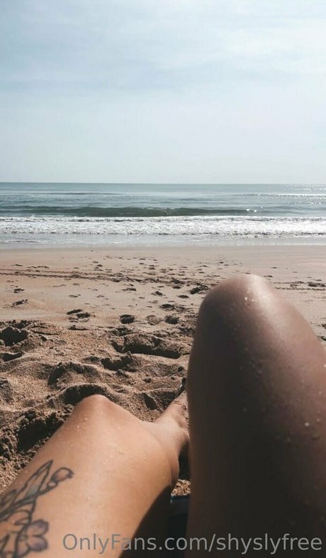 Обнаженная фотография утечки OnlyFans от Shyslyfree