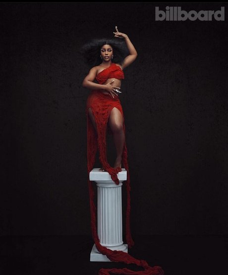 Nahá fotka uniklých OnlyFans od Sza