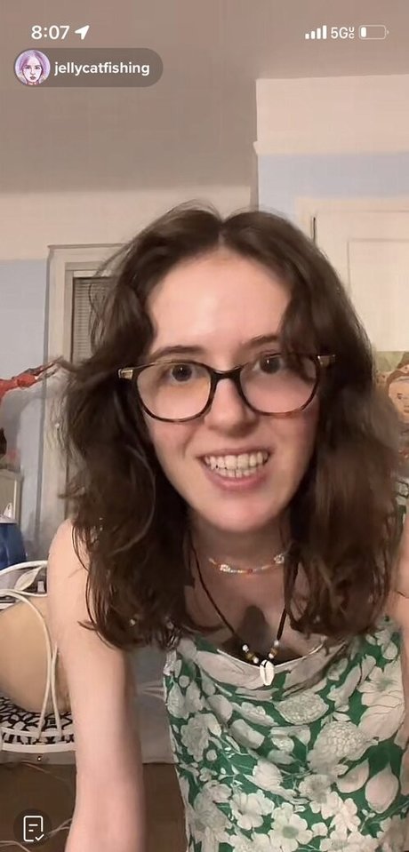 Naken lekkede OnlyFans-bilde av Jellycatfishing