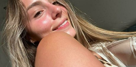 Nahá fotka uniklých OnlyFans od Meelah Robbins