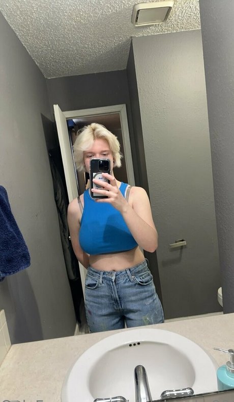 Nacktes geleaktes OnlyFans-Foto von Midnightsky80085
