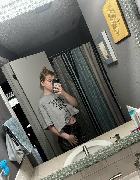 Midnightsky80085  nude leaked OnlyFans photo