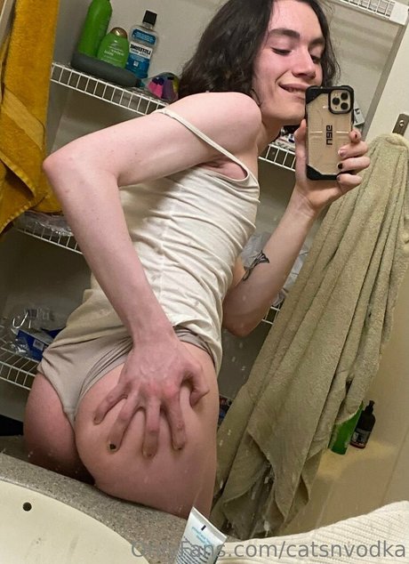 Foto di nudo di fuga di OnlyFans di Catsnvodka