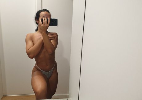 Foto desnuda filtrada de OnlyFans de Quadsqueeen