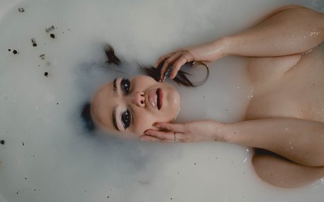 Обнаженная фотография утечки OnlyFans от Kamochi Asmr