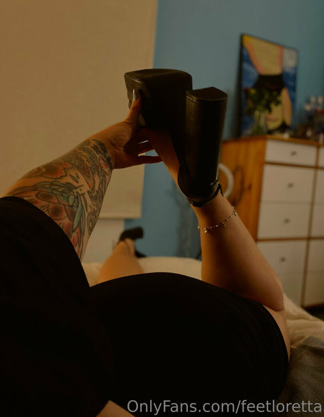 Обнаженная фотография утечки OnlyFans от Feetloretta