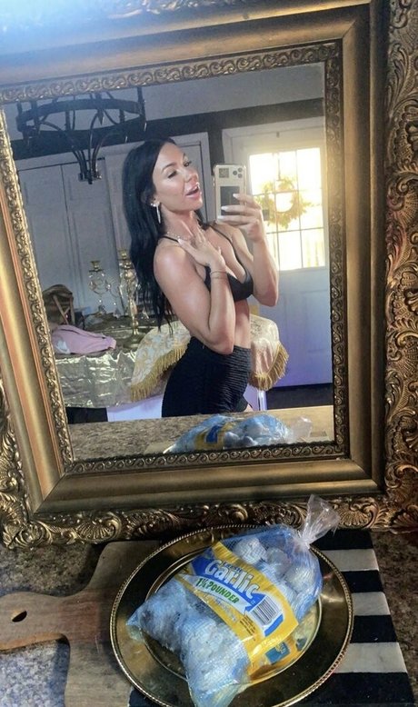 Queenofthedollhouse