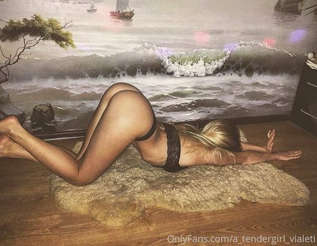 A_tendergirl_vialeti