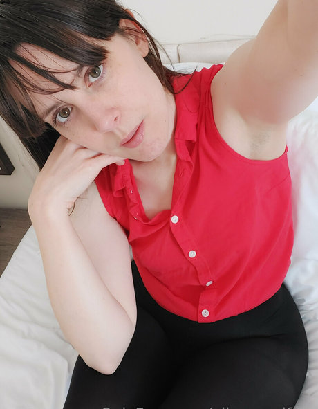 Naken lekkede OnlyFans-bilde av Ellynaomifree