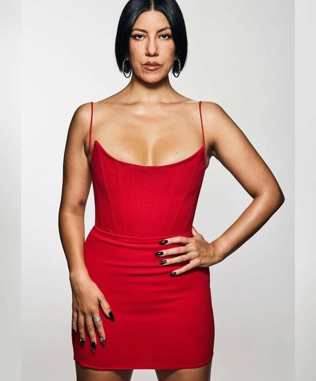Naken lekkede OnlyFans-bilde av Stephanie Beatriz