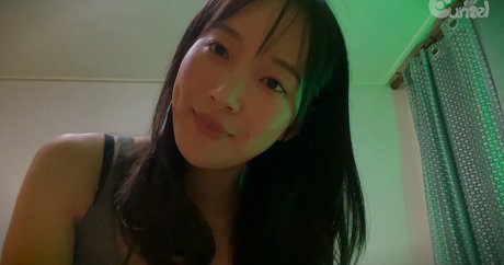 Nahá fotka uniklých OnlyFans od Eunzel Asmr