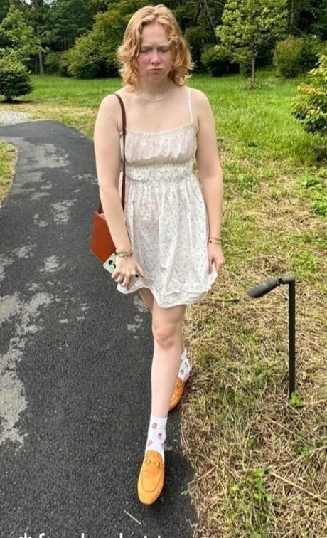 Nacktes geleaktes OnlyFans-Foto von Molly Quinn