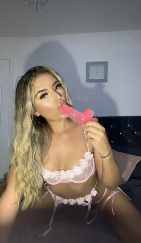 Foto nua vazada do OnlyFans de Lilbratbabyyyx