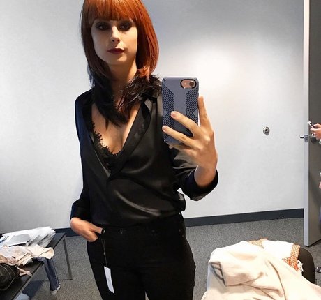 Naakte gelekte OnlyFans-foto van Morena Baccarin