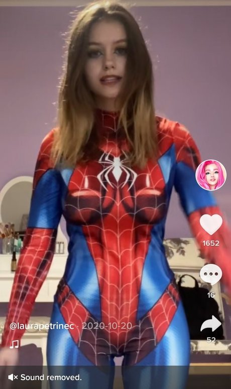 Nahá fotka uniklých OnlyFans od Laura Petrinec
