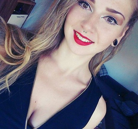 Nahá fotka uniklých OnlyFans od Lechl Sisters