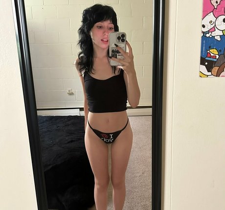 Nahá fotka uniklých OnlyFans od Moldiecorpse