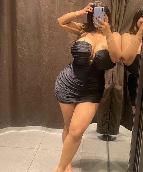 Nahá fotka uniklých OnlyFans od Charu Sharma