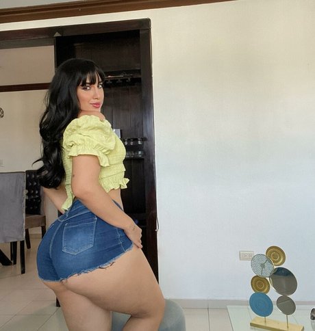 Naken lekkede OnlyFans-bilde av Lisenny Duran
