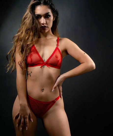 Foto di nudo di fuga di OnlyFans di Priscilalopez