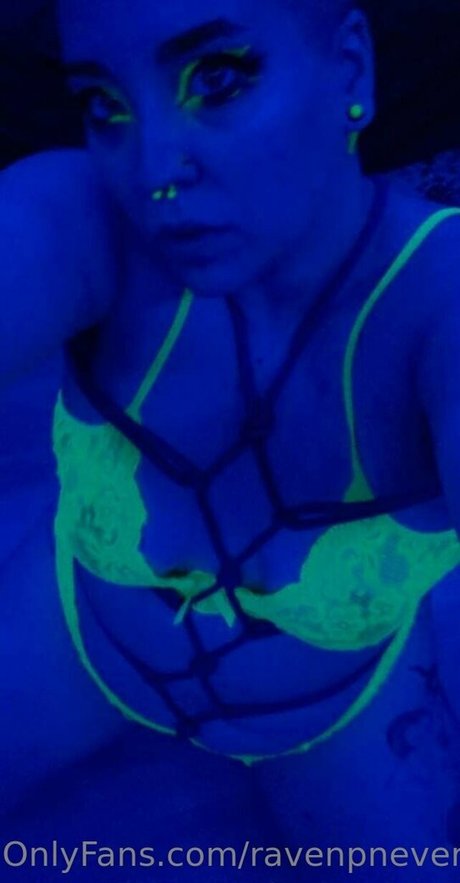 Nahá fotka uniklých OnlyFans od Ravenpnevermore