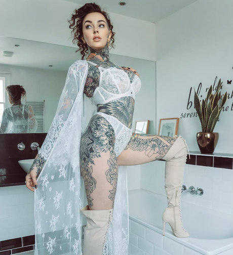 Naken läckt OnlyFans-bild av Jessica Surch